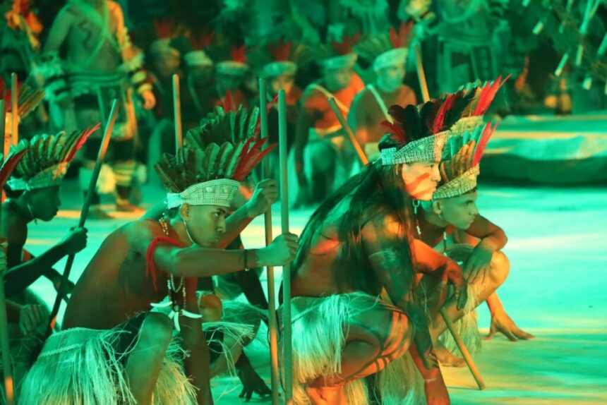 Centro Cultural dos Povos da Amazônia recebe exposição “Juruti – Festival das Tribos”, do fotógrafo paraense Alexandre Baena