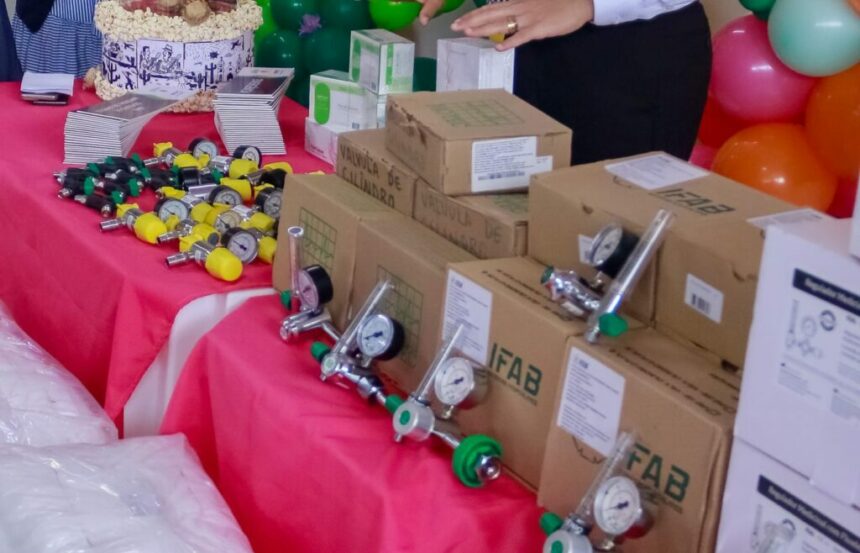 Saúde entrega materiais e insumos para o SPA e Policlínica Dr. José de Jesus Lins de Albuquerque
