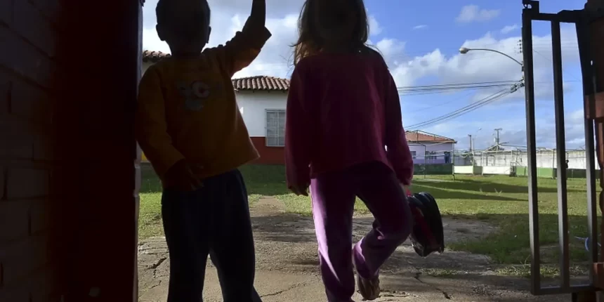 Leis de proteção às crianças enfrentam cultura de violência no país 