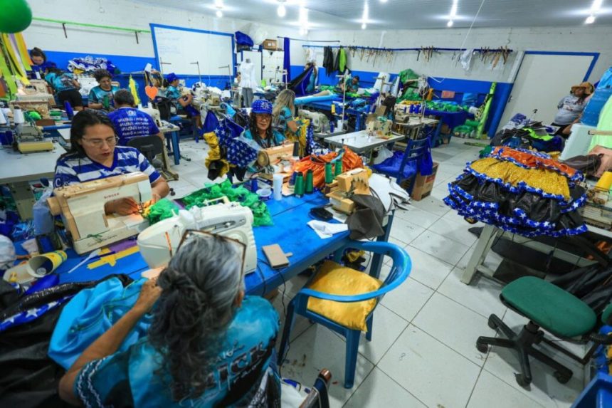 Festival de Parintins 2024: Costureiras e aderecistas resistem ao tempo e ganham cada vez mais notoriedade no espetáculo