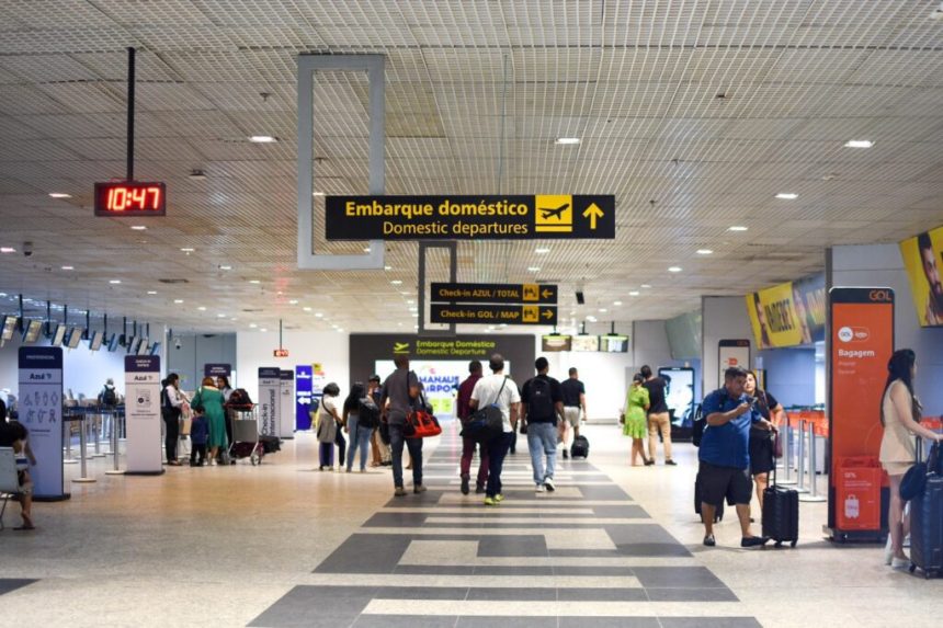 Procon-AM notifica companhia aérea por impedir o embarque de dois cães de apoio emocional