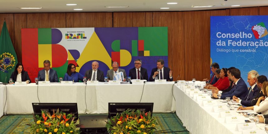Governo discute baixa adesão a Sistema de Promoção da Igualdade Racial 