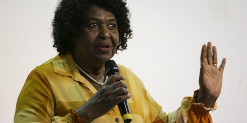 Benedita da Silva pede “correção necessária” após fala de Zambelli 
