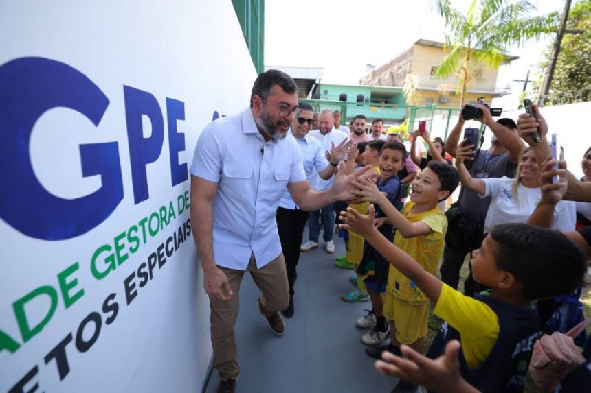 Projeto Pelci chega à comunidade Monte Sião com entrega de quadra revitalizada pelo Governo do Amazonas
