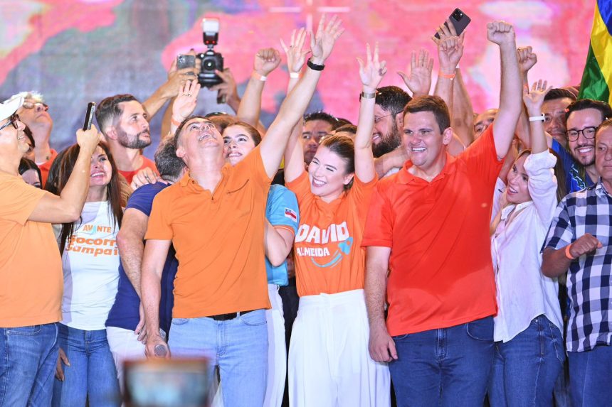 Prefeito David Almeida faz convenção com maior publico da história de Manaus: 40 mil pessoas