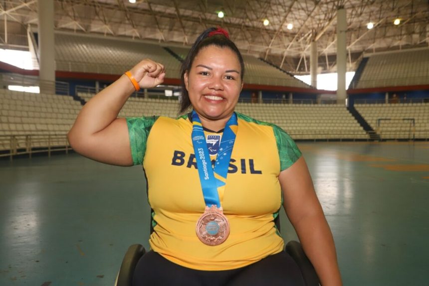 De Tefé para o mundo: Conheça a representante amazonense do halterofilismo nas paralimpíadas