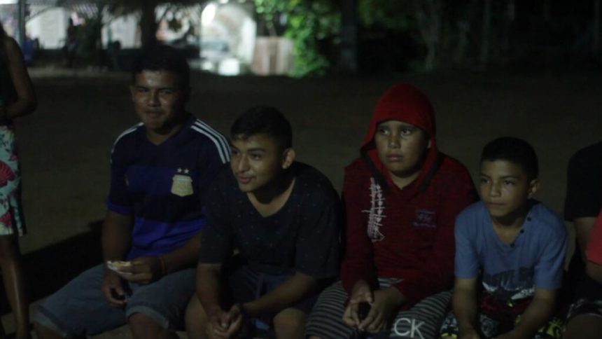 Projeto Cine Beiradão leva cinema às comunidades ribeirinhas de Manaus