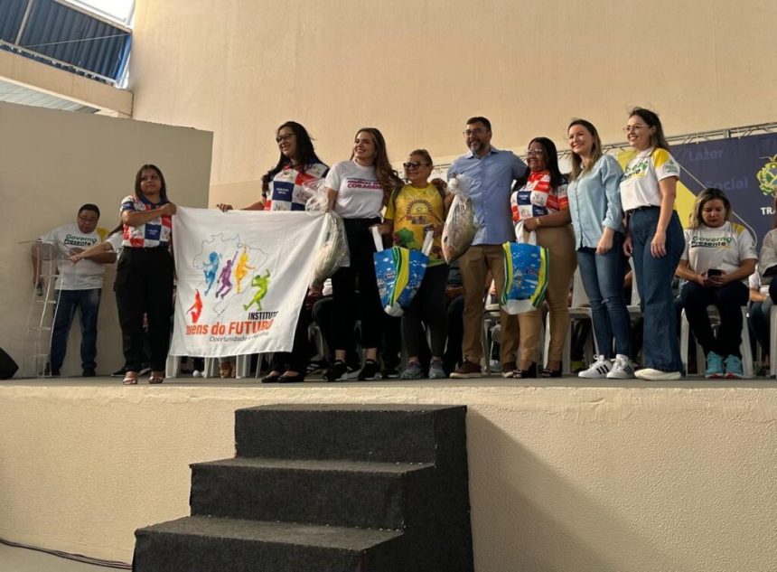 Governo Presente: ADS realiza edição especial da Feira de Produtos Regionais e beneficia instituições com entrega de peixes