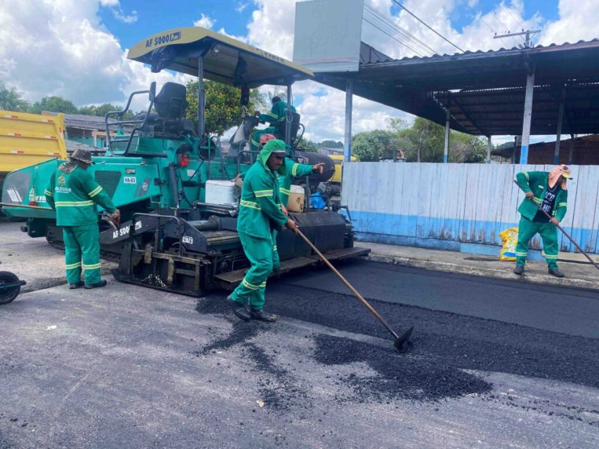 Governo do Estado segue com obras do Asfalta Amazonas em Parintins