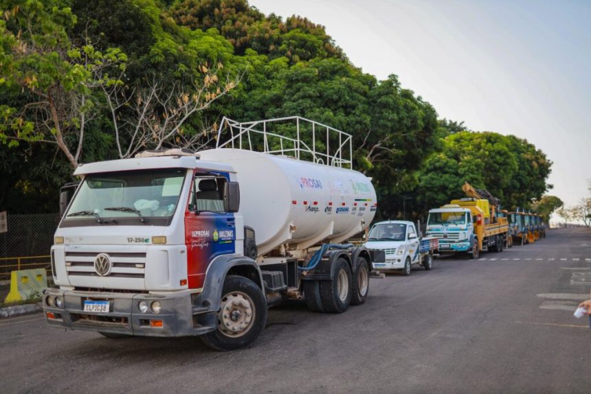 Trezentas toneladas de equipamentos chegam a Parintins para o início das obras de saneamento básico do Prosai