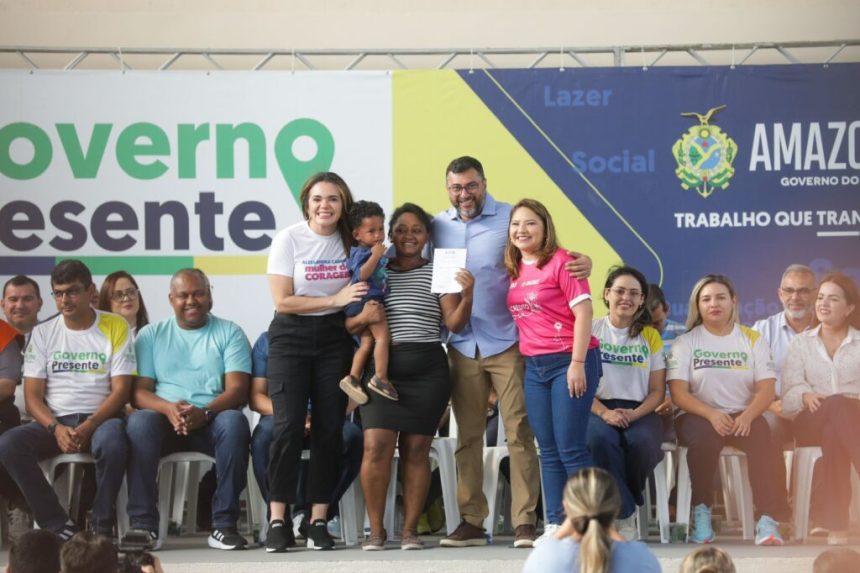 Seas realiza atendimento do Crédito Rosa e entrega de certificados do Projeto Padaria Artesanal durante Governo Presente