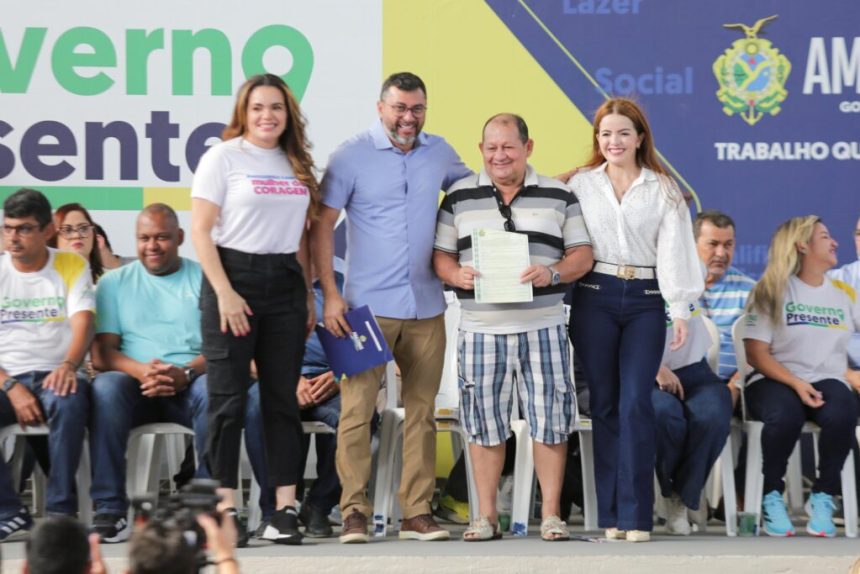 Sect entrega 100 títulos definitivos de propriedade, durante o Governo Presente deste sábado