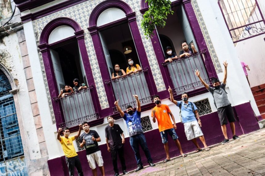 Centro de Medicina Indígena oferece oficinas de artesanato e grafismo em Manaus