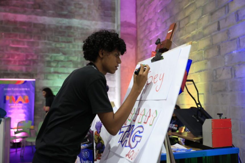 Mural de tags, empreendedores criativos e diversas ações integram o Espaço da Cultura na Expo Favela