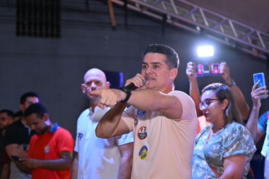 David Almeida chega aos 46% dos votos válidos e chances de vencer no 1° turno aumentam, revela pesquisa Eficaz