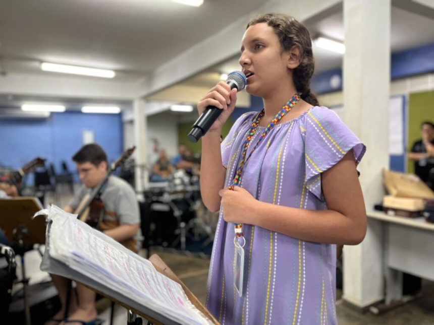 Espetáculo ‘Canto Brasileiro’ aproxima público PCD às atividades culturais, no Teatro Amazonas