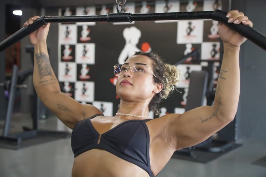 Dia do fisiculturista: Bolsa Esporte Estadual contempla atleta amazonense campeã mundial