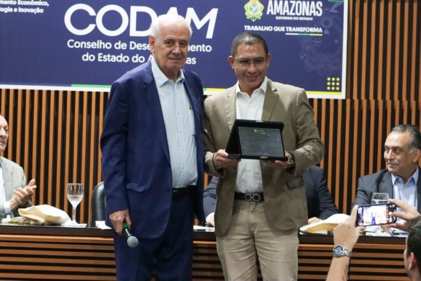 Píeres provisórios já receberam mais de 25 mil contêineres para abastecer indústria e comércio
