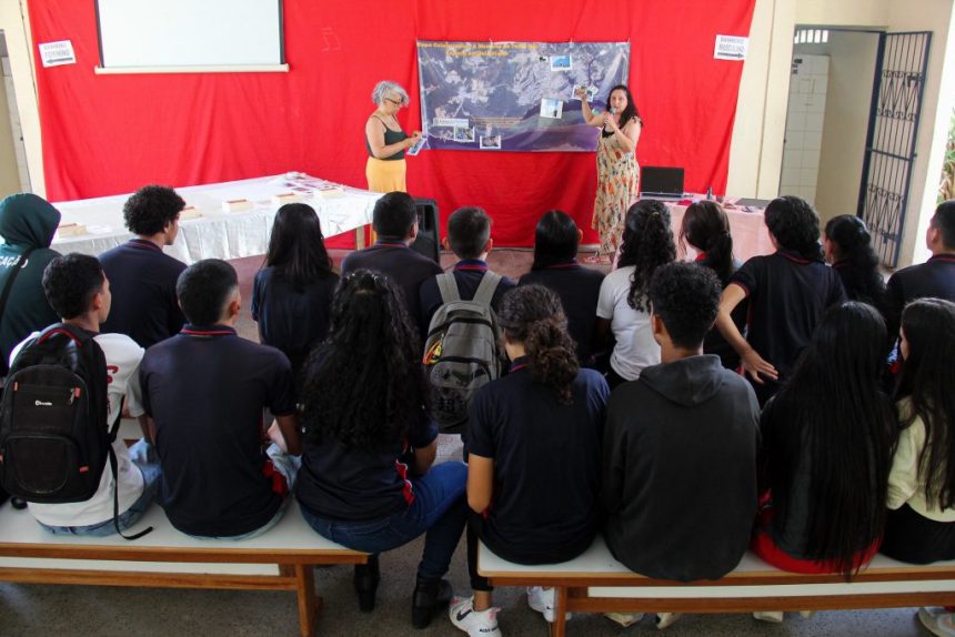 Moradores e estudantes participam de educação patrimonial do parque Encontro das Águas e de exposição inédita no Colônia Antônio Aleixo