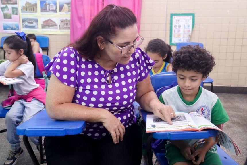 Prefeitura de Manaus destaca projetos importantes da Semed para alcançar meta e zerar o analfabetismo no Dia Nacional da Alfabetização