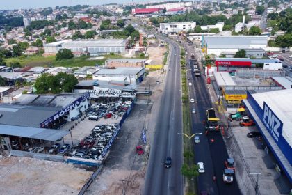 Mais de 900 vias da zona Norte de Manaus são beneficiadas com serviço de recapeamento da prefeitura
