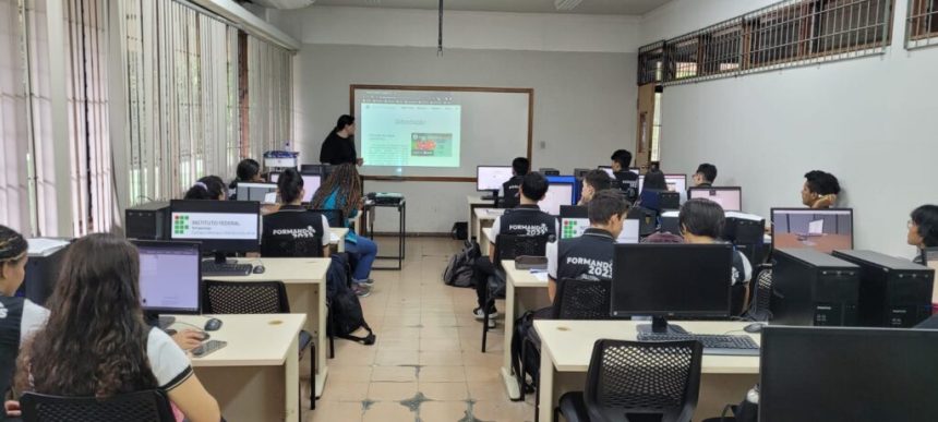 Projeto apoiado pelo Governo do Amazonas promove novas formas de ensino-aprendizagem da Física com o uso da tecnologia