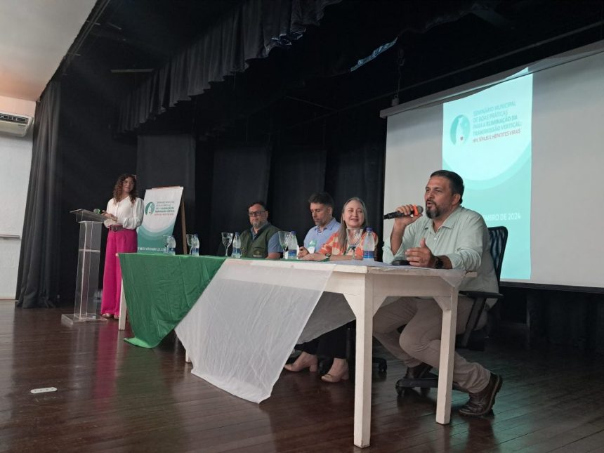 Profissionais de saúde participam de seminário sobre transmissão vertical do HIV, sífilis e Hepatites Virais da prefeitura