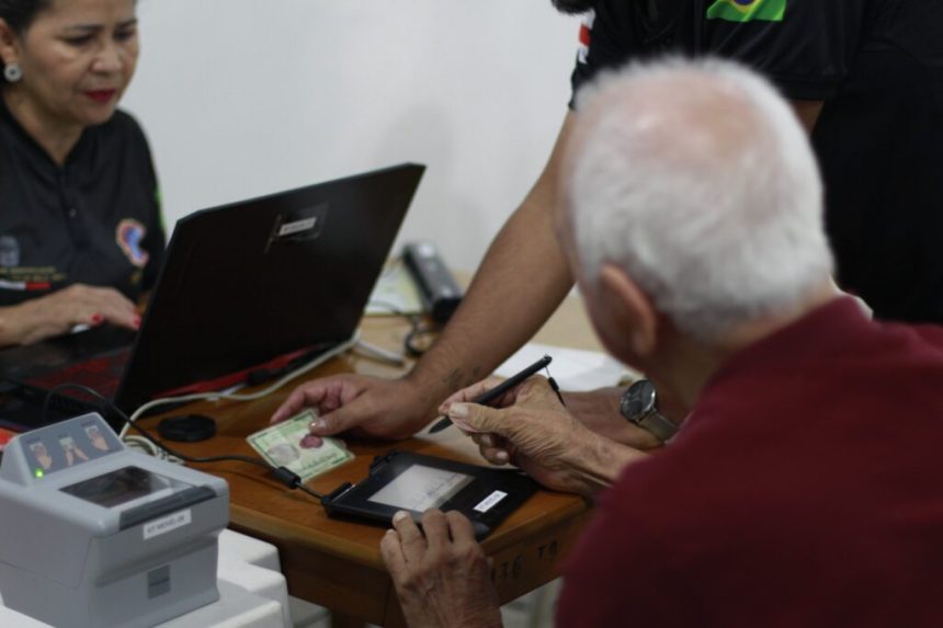 SSP-AM leva emissão da Carteira de Identidade Nacional para idosos assistidos pela Fundação Dr. Thomas