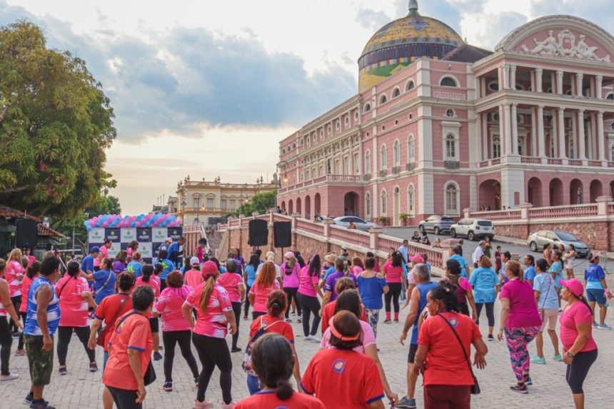 “Arena Rosa e Azul”: Mais de 500 idosos e envelhecentes participam da ação de saúde e bem-estar