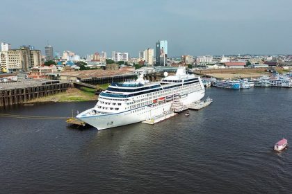 Prefeitura de Manaus recepciona primeiro navio da Temporada de Cruzeiros 2024/2025