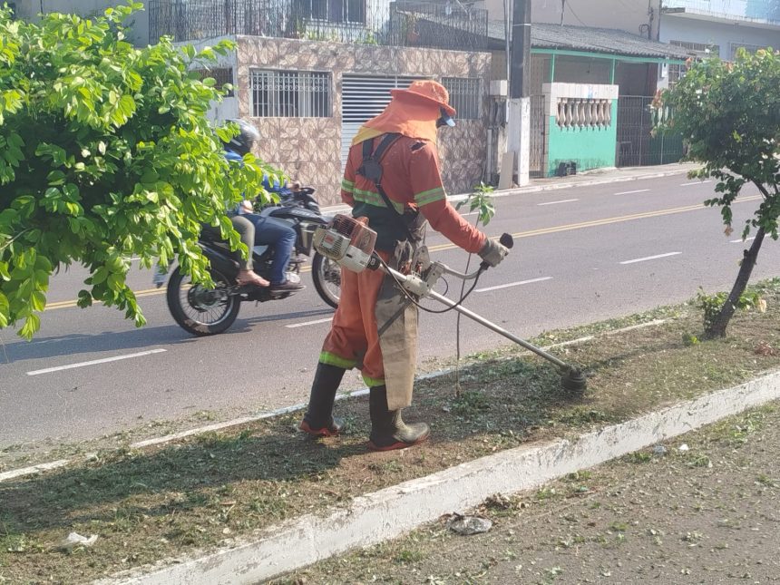 Prefeitura de Manaus intensifica limpeza no Bariri e outros pontos da capital