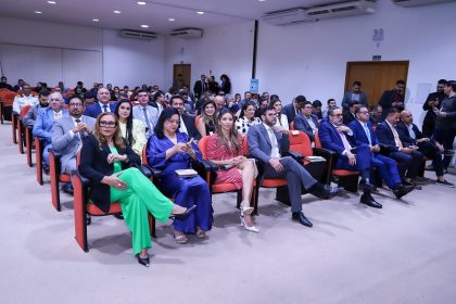 Prefeito David Almeida e vice-prefeito Renato Junior são diplomados pelo TRE-AM