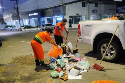Prefeitura de Manaus realiza ações de limpeza urbana na área central da cidade