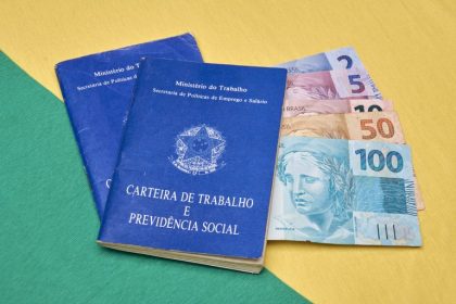 Plenário aprova propostas que limitam gastos do governo