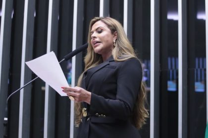 Comissão aprova projeto que proíbe provedor de tarifar plataformas por uso intensivo de internet