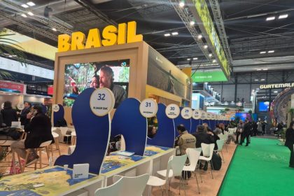 Fitur 2025: Amazonastur apresenta atrativos turísticos para trade europeu