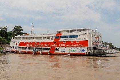 SES-AM inicia atendimentos de saúde em Manaquiri, com o Barco Hospital São João XXIII