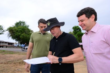 David assina ordens de serviço para nova UBS e base do Samu