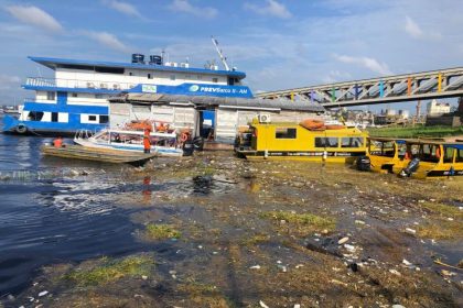 Prefeitura de Manaus intensifica limpeza nas orlas da cidade