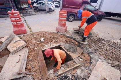 Prefeitura de Manaus trabalha na implantação de nova rede de drenagem profunda no bairro Educandos