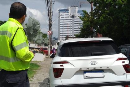 Prefeitura reforça fiscalização e remove veículos estacionados em local proibido na zona Centro-Sul