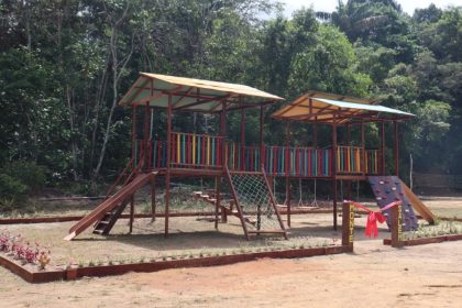 Seap entrega área kids no Abrigo Monte Salém construída por mão de obra carcerária