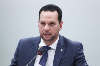 Comissão aprova projeto que concede meia-entrada para professores da educação básica em todo o Brasil