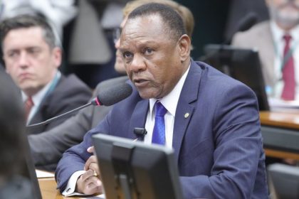 Comissão aprova projeto para popularizar ciência e premiar vencedores de olimpíadas científicas