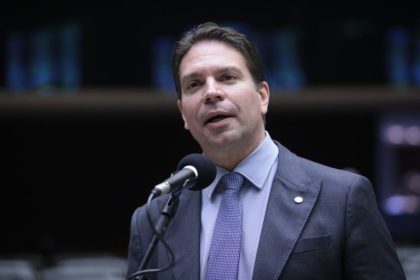 Comissão aprova notificação prévia de empresa antes de exclusão do Refis