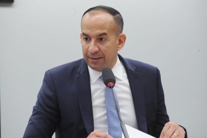 Projeto regulamenta fornecimento de produtos e serviços para navios