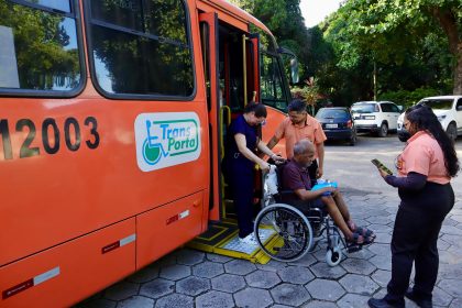 Programa Transporta auxilia idosos da Fundação Dr. Thomas