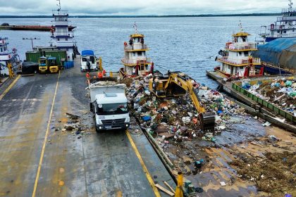 Prefeitura retira mais de 200 toneladas de lixo em operação de transbordo