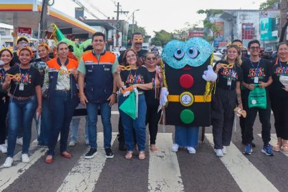 Carnaval na Floresta 2025: Detran-AM reforça conscientização dos condutores e pedestres durante ação de rua