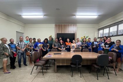 Defesa Civil do Amazonas instala placas de sinalização em áreas de risco em Manicoré e capacita servidores